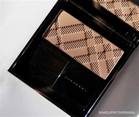 contour burberry|Burberry light glow makeup.